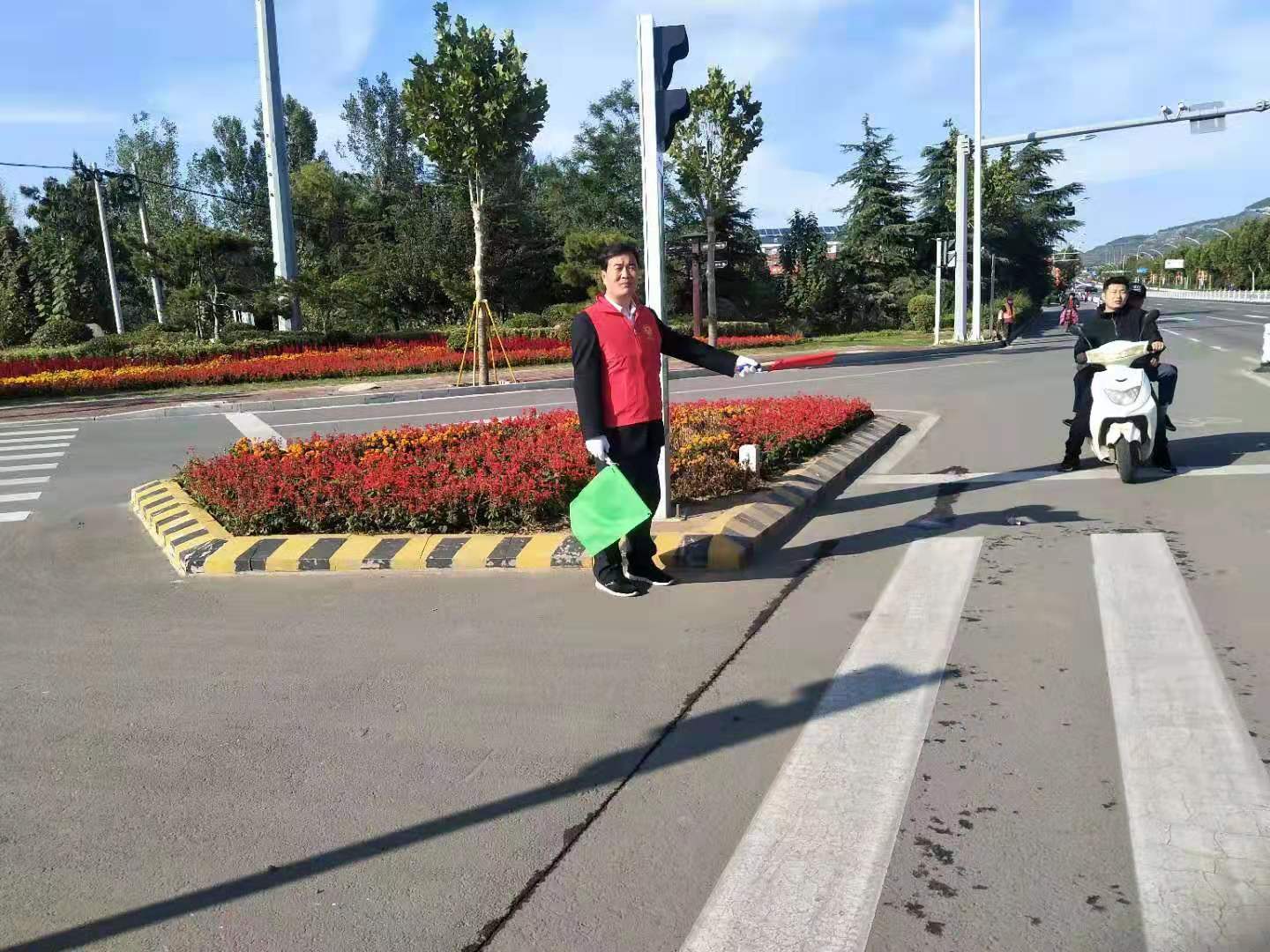 山亭局文明交通志愿服务.jpg